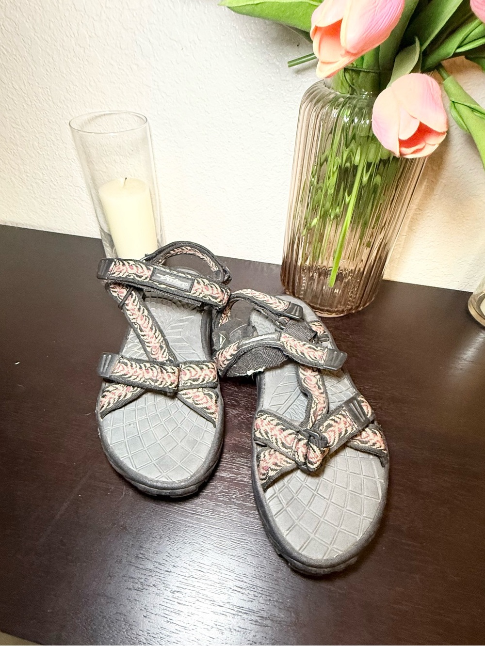 Sporty Strappy Sandals in Gray with Peach Accent. Size 7